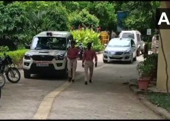 दिल्ली के मालवीय नगर में कॉलेज के बाहर लोहे के रॉड से किया हमला, 25 वर्षीय छात्रा की मात्रा