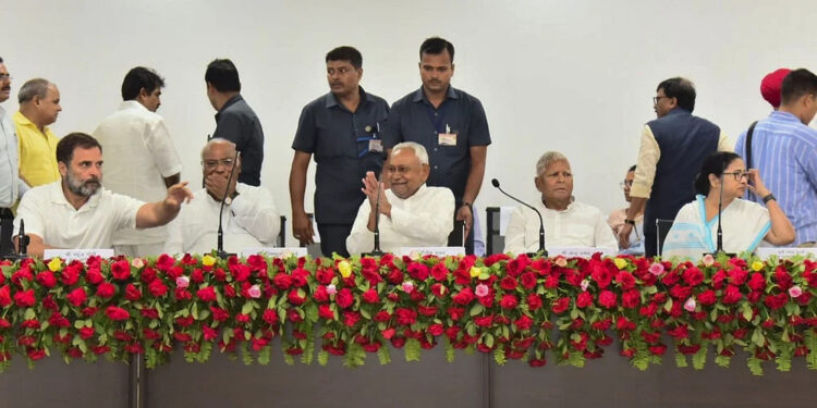 अगली विपक्षी बैठक के लिए कई छोटे दलों को शामिल किया गया, 17 से 24 दल हो गए