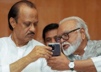 शिंदे सरकार में अजित पवार गुट को मिले बड़े मंत्रालय, पवार को मिला वित्त तो भुजबल को मिला क़ृषि