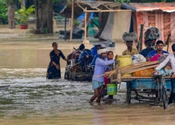 दिल्ली वासियों को बाढ़ से मामूली राहत, पानी के स्तर में कुछ सेंटीमीटर की गिरावट