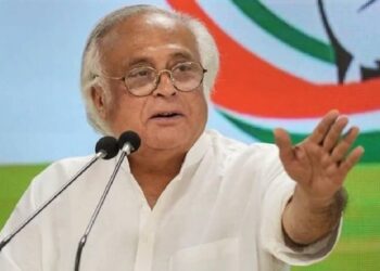 पेट्रोल डीजल का मुनाफा लोगों में बांटे सरकार: कांग्रेस