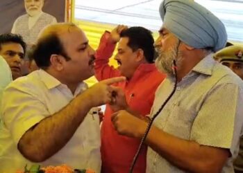 भारत माता की जय नारे को लेकर बीएसपी सांसद कुंवर दानिश अली और बीजेपी एमएलसी के बीच झड़प