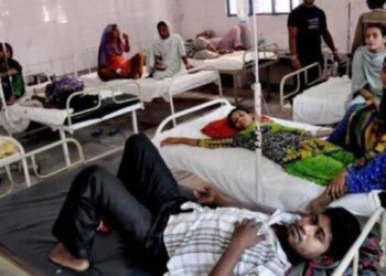 فیروز آباد میں ڈینگو بخار کا قہر، ہسپتال میں جگہ نہیں، مریض اور ان کے اہلِ خانہ پریشان