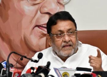 میری اور اہل خانہ کی جاسوسی ہو رہی ہے: نواب ملک