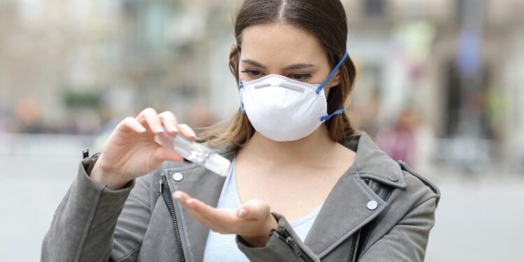 فیس ماسک کا استعمال ہاتھ دھونے اور سوشل ڈسٹنسنگ کے مقابلہ زیادہ موئثر