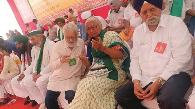 ممبئی سے کسانوں کا مودی سرکار کو انتباہ، بی جےپی کو ہرانے کا عزم