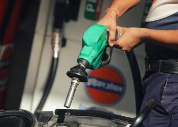 نہیں ملی 21 ویں دن بھی پٹرول اور ڈیز ل سے کوئی راحت