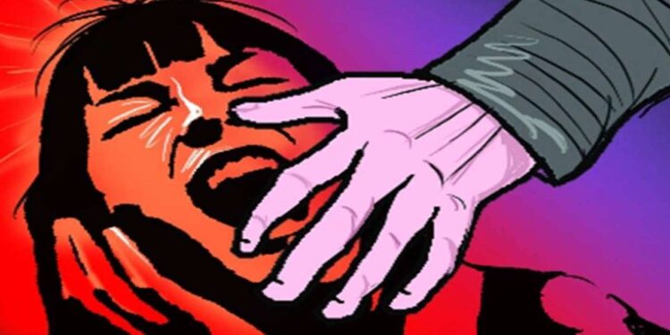 مہاراشٹر کے بیڈ ضلع میں ایک نابالغ لڑکی کے ساتھ مبینہ طور پر 6 ماہ میں 400 لوگوں نے کی آبروریزی