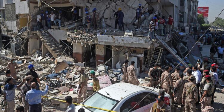 پاکستان کے شہر کراچی میں دھماکے میں 14 افراد ہلاک، متعدد زخمی