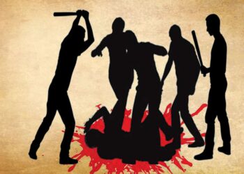 نشان صاحب کی بے حرمتی کے الزام میں بھیڑ نے پولیس کے سامنے نوجوان کو پیٹ پیٹ کر مارڈالا