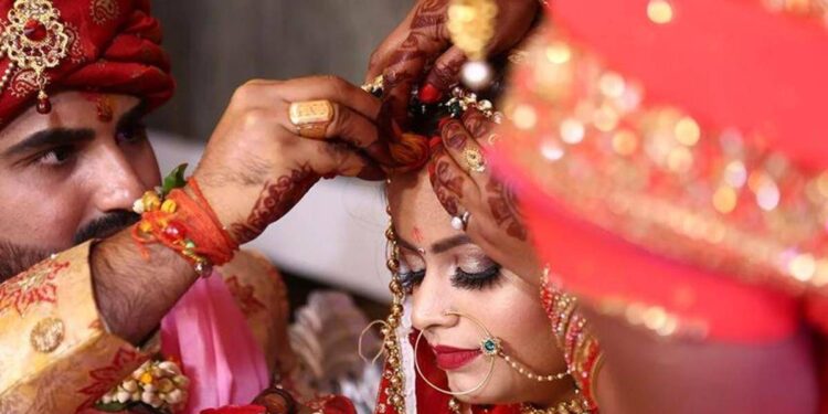 لڑکیوں کیلئے شادی کی عمر