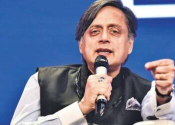 ششی تھرور نے کہا کہ حکومت بجٹ کا ہدف پورا کرنے میں بار بار ناکام رہی