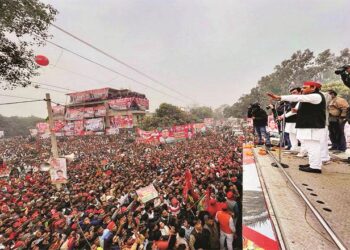 اُترپردیش میں بی جے پی اور سماجوادی کے درمیان زبانی جنگ تیز