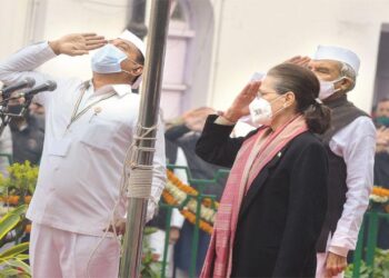 ملک میں آمریت رائج ہو گئی ہے ، جمہوریت کو واپس لانا ہمارا مقصد ہے