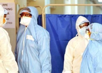 ملک میں کورونا نے پھر پکڑی رفتار، نو ہزار سے زائد نئے کیسز