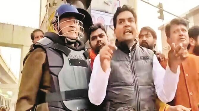 دہلی فساد :بی جے پی لیڈران پرشکنجہ کسنے کا امکان