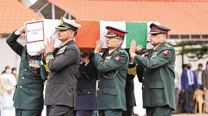 جنرل راوت کا جسد خاکی دہلی لایاگیا ، تینوں افواج کی مشترکہ ٹیم جانچ کریگی