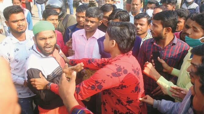 گروگرام: نماز جمعہ کے وقت پھر شر انگیزی اور نعرہ بازی