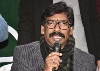 جھارکھنڈمیں 25روپے سستا ملے گا پٹرولlراشن کارڈ ہولڈروں کو ہو گا فائدہ