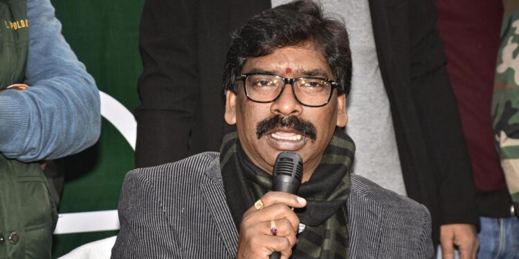 جھارکھنڈمیں 25روپے سستا ملے گا پٹرولlراشن کارڈ ہولڈروں کو ہو گا فائدہ