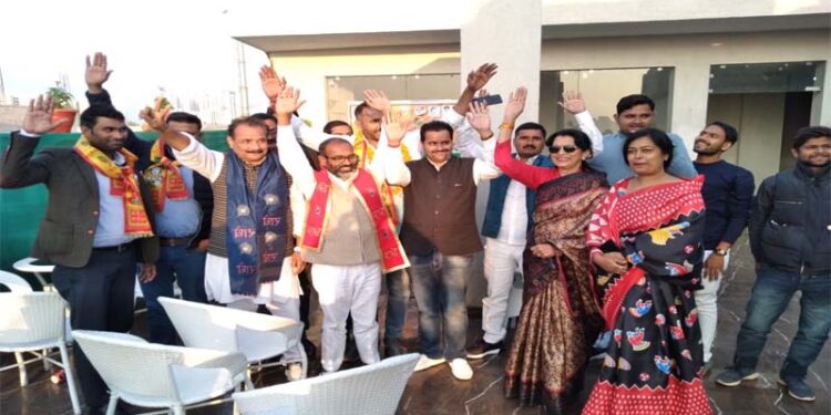 ہوٹل امرا میں جنتا پارٹی کی نیشنل ایگزیکٹیو اور نیشنل کونسل کے اراکین کی ایک مشترکہ میٹنگ