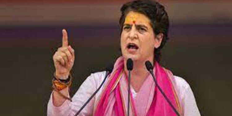 پرینکا نے دلت لڑکی کی پٹائی کے معاملے میں یوگی کو ہدف تنقید بنایا