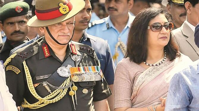 بھیانک ہیلی کاپٹر حادثہ میں جنرل راوت ، اہلیہ اور عملے کے ۱۱؍ افراد فوت