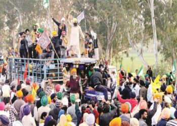 کسانوں کا دہلی کو جذباتی الوداع ، جگہ جگہ خیر مقدم