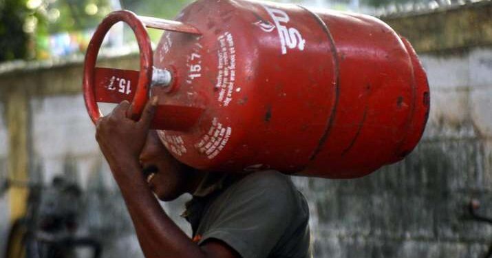 مہنگائی کی مار نہیں ہے پھر بھی کیوں ہوا گیس سلنڈر مہنگا