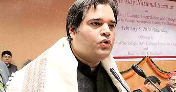 ایک تو سرکاری نوکری نہیں، اوپر سے پیپر لیک گھوٹالہ: ورون