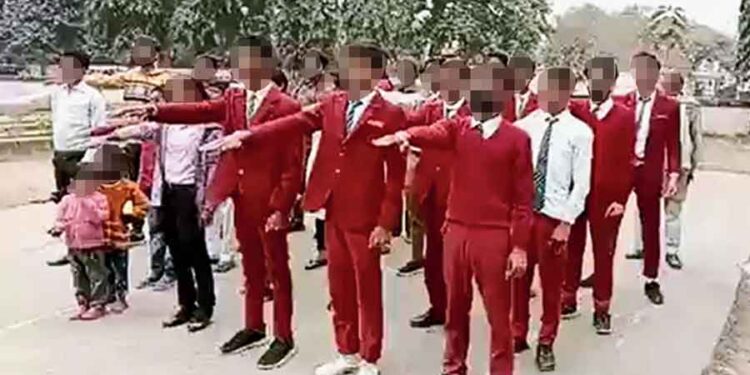 یوپی:اسکولی بچوں کو دلایا گیا ہندو راشٹر بنانے کا حلف