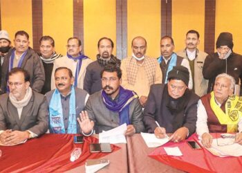 چندر شیکھر کادھماکہ ، یوگی کے خلاف الیکشن لڑنے کا اعلان