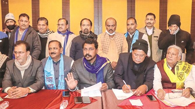 چندر شیکھر کادھماکہ ، یوگی کے خلاف الیکشن لڑنے کا اعلان