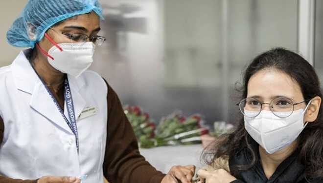 ملک میں کووڈ ویکسین لینے والوں کی تعداد 166.03 کروڑسے زیادہ