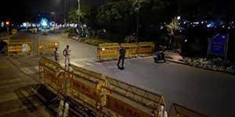 دہلی میں ویک اینڈ کرفیو نافذ کرنے کا فیصلہ