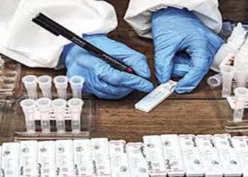 تیسری لہر میں یومیہ کیسز 3 لاکھ سے متجاوز، 491 مریضوں کی موت