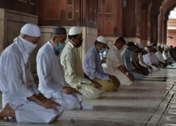 سورت : مسجد میں گھس کر بھگوا عناصر کی غنڈہ گردی ، نماز نہیں ہونے دی