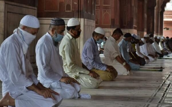 سورت : مسجد میں گھس کر بھگوا عناصر کی غنڈہ گردی ، نماز نہیں ہونے دی