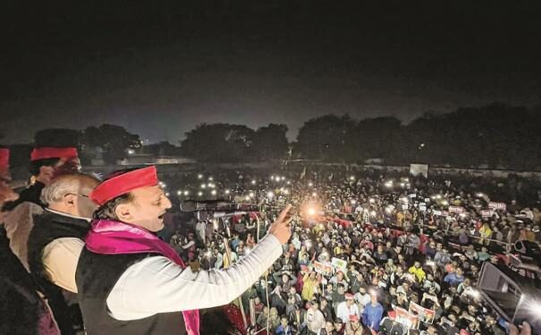 سماجوادی کی حمایت کرنےپر لوگوں کو دھمکایا جارہاہے