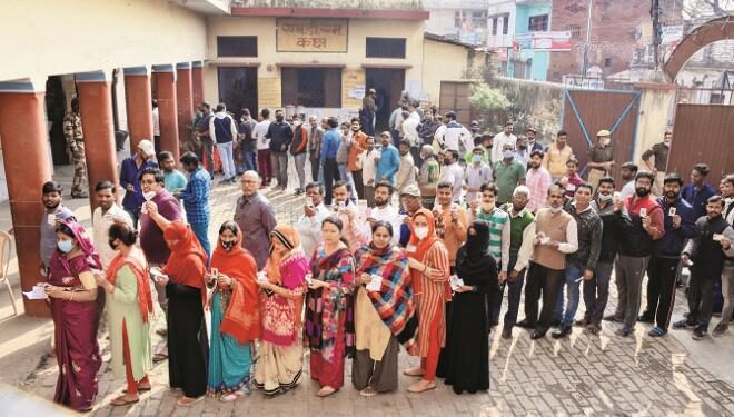 اترپردیش الیکشن کا پانچوا ں مرحلہ مکمل، ۵؍ بجے تک ۵۳ء۹۸؍فیصد پولنگ