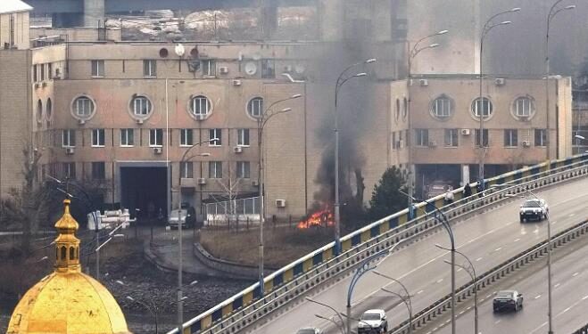 روسی طیاروں کی یوکرین پر بمباری جبکہ زمینی فوجیں سرحدوں کے اندرداخل