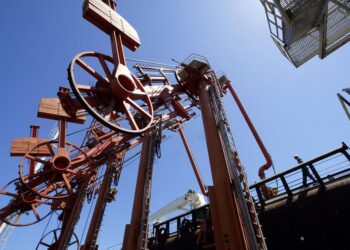 ایران وینزویلا کو 20 لاکھ بیرل تیل فراہم کر رہاہے: رپورٹ