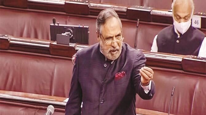 خساروں کی بھرپائی کیلئے سرکاری اداروں کو بیچنے پر کانگریس کی مودی سرکار پرتنقید