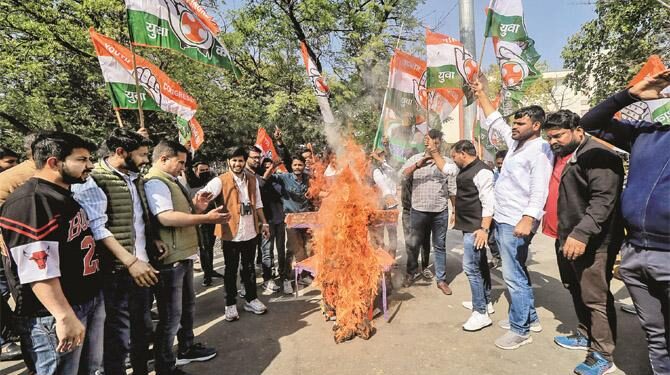 پیگاسس معاملہ پر یوتھ کانگریس کامختلف شہروں میں احتجاج