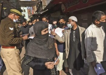 یوپی الیکشن کا تیسر ا مرحلہ مکمل،۶۰؍فیصد پولنگ، اِکا دُکاتشدد