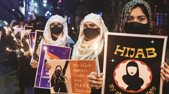 مسلم طالبات کو آئی آئی ایم بنگلور کے اساتذہ کی حمایت