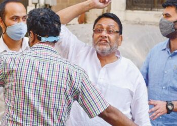 مرکزی ایجنسیوں سے لوہا لینے والے نواب ملک گرفتار