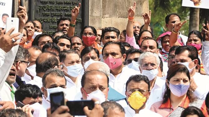 نواب ملک کی بھرپور حمایت ، ریاستی وزراء کا مثالی احتجاج