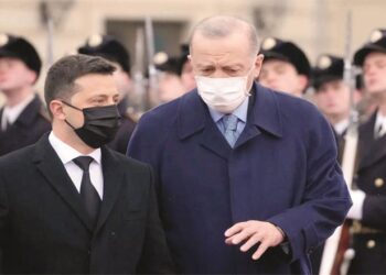 یوکرین معاملے میں ہلچل تیز، کہیں جنگ کی تیاری، کہیں صلح کی کوشش