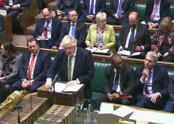 یوکرین بحران : برطانیہ کا 5 روسی بینکوں اور تین ارب پتی شخصیات پر پابندیاں لگا نے کا اعلان